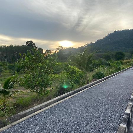 Cik Misi Homestay Sik Exteriör bild