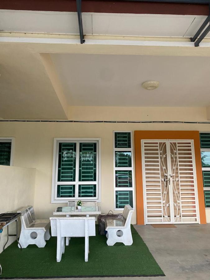 Cik Misi Homestay Sik Exteriör bild